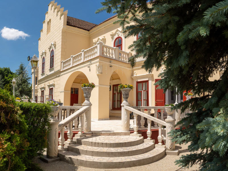 Pokvár Castle, Hungary